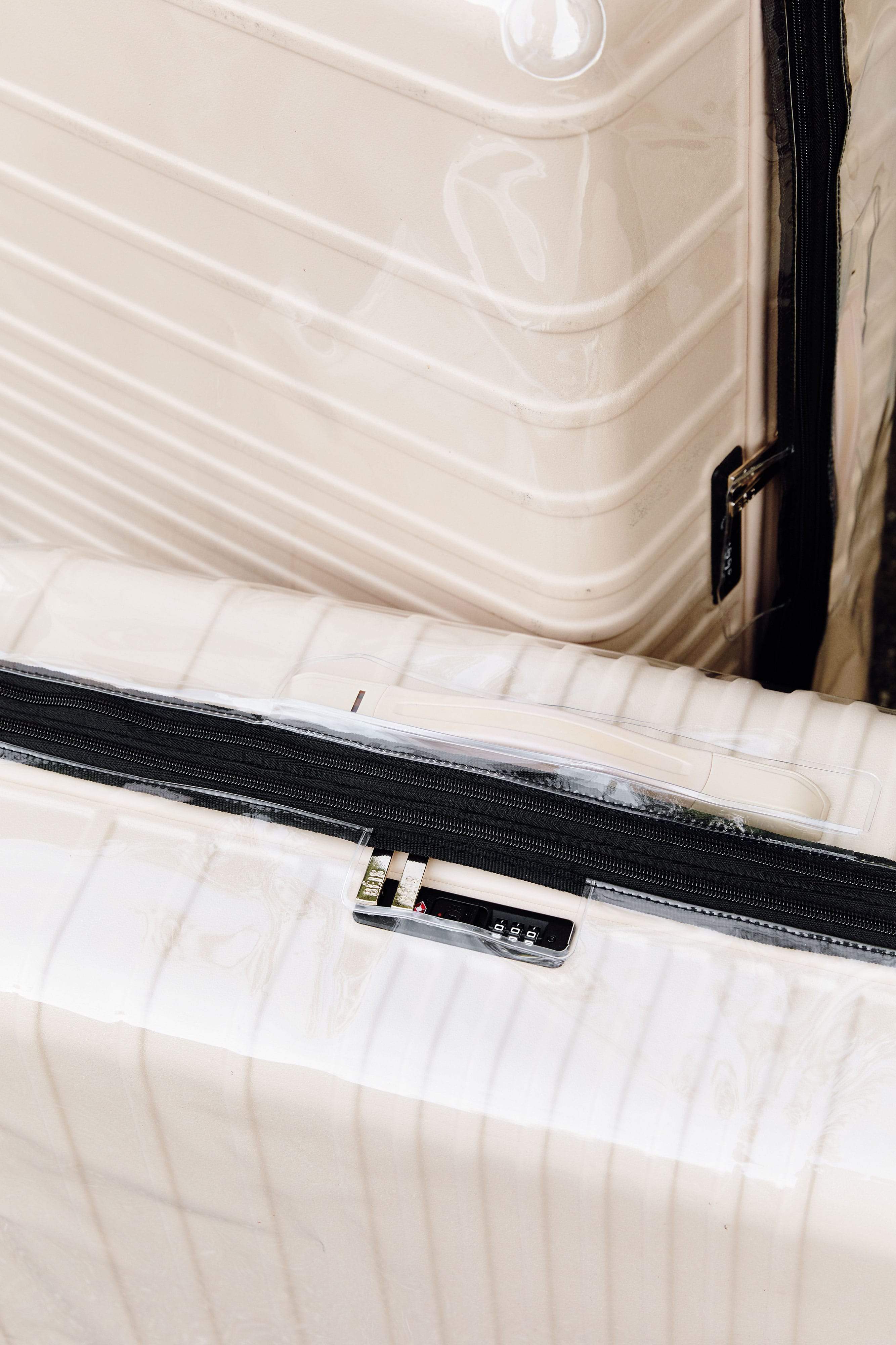 The Large Check-In Luggage Cover - Image 10